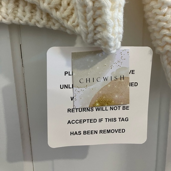 NWT Chicwish Chunky Heart Sweater - Picture 3 of 4